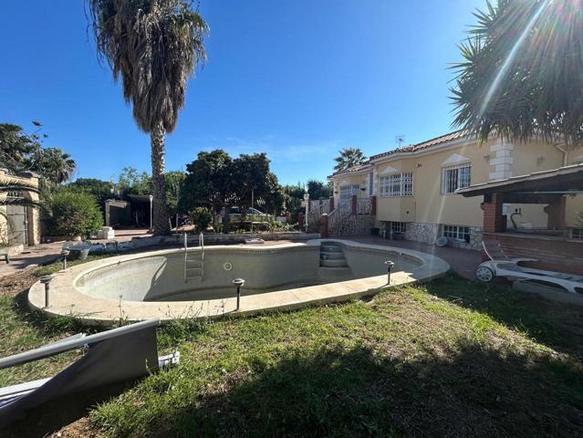 Casa - Chalet en venta en Malaga de 316 m2 photo 0