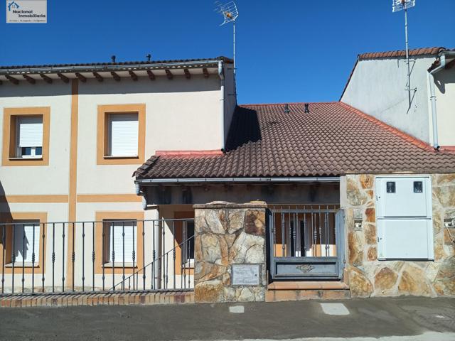 Chalet a estrenar, con parcela. photo 0