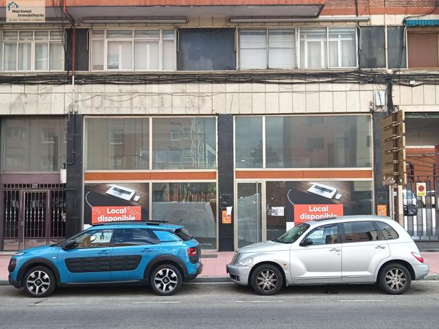 Local en zona comercial. photo 0