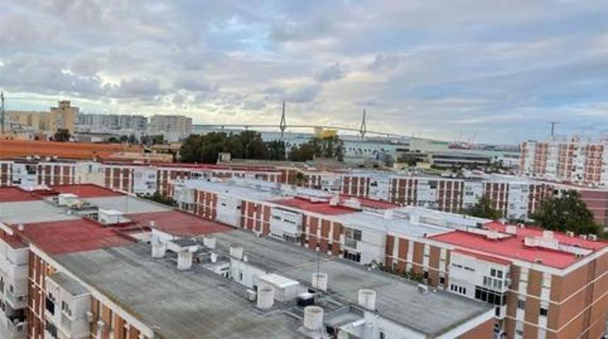 Piso En venta en Avenida, Cadiz photo 0