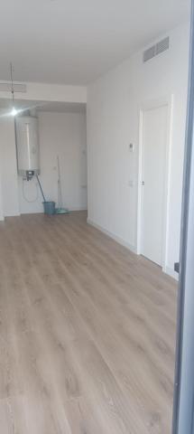 Estrena vivienda: 2 hab, garaje y piscina en Camas photo 0