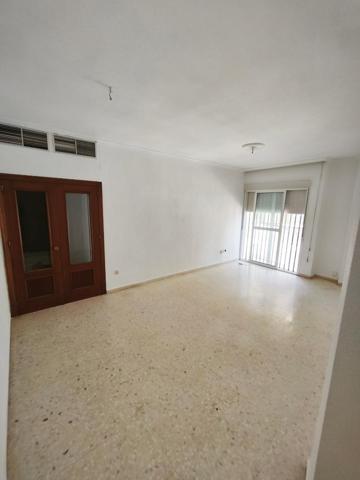 Amplio Piso en Venta en Tomares - Santa Eufemia photo 0
