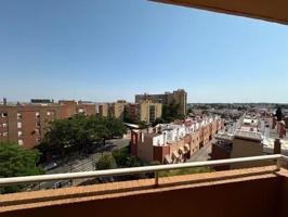 Amplio Piso en Venta con Vistas y Comodidades en Santa Eufemia, Tomares photo 0