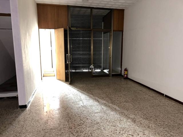 LOCAL COMERCIAL CON ESCAPARATE EN RAMON BERENGUER photo 0