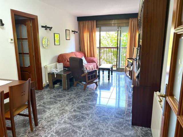 Piso en venta de 3 habitaciones con ascensor en Cerdanyola Sud photo 0