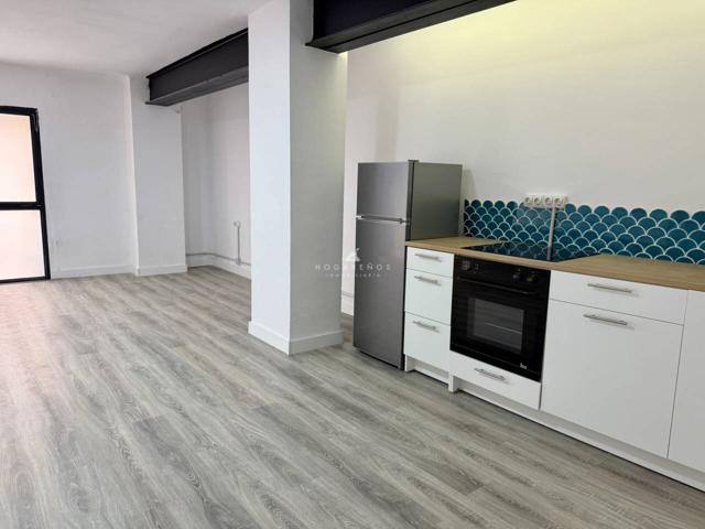 Local en Venta y Alquiler en Badalona photo 0