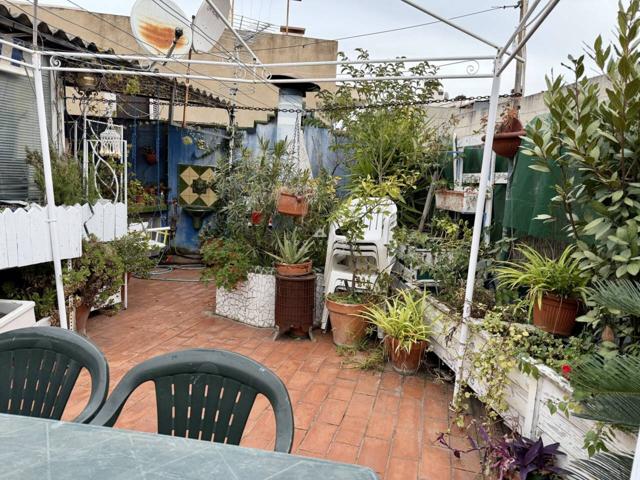 Duplex soleado y con parking en venta en Cerdanyola Nord photo 0