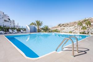 Bungalow de esquina con dos dormitorios en venta en el popular complejo Guayana photo 0