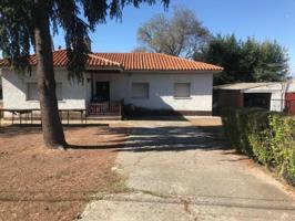 Casa en venta en Fuente el Saz de Jarama photo 0