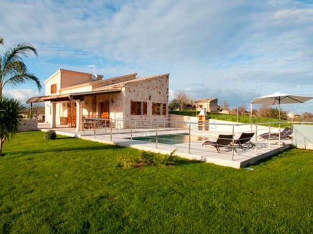 Villa En alquiler en Santa Margalida photo 0