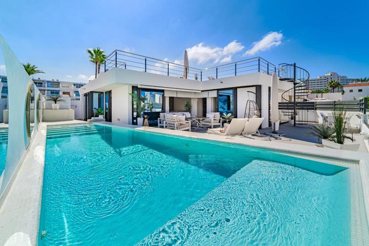¡LUJOSA VILLA EN VENTA EN PUERTO COLON, SUR DE TENERIFE! photo 0
