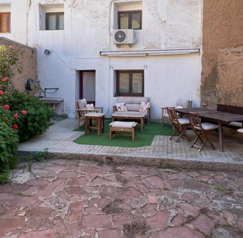Excelentecasa de pueblo en venta en calle Muntadas photo 0