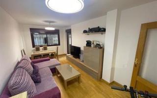 Excelente piso en venta en Calle Trovador photo 0