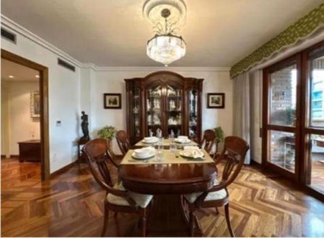 Excepcional vivienda en la mejor zona de Zaragoza, en Paseo de Pamplona. photo 0