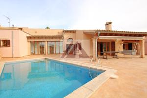 Estupenda casa en planta baja con piscina y garaje photo 0