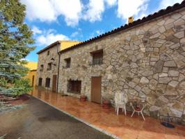 Espectacular vivienda, con bodega y garaje de grandes dimensiones. photo 0