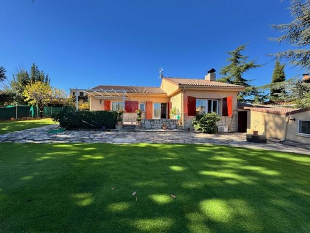 Chalet independiente con Jardin y Garaje photo 0