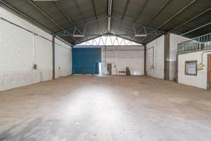 NAVE INDUSTRIAL DE 240M2 EN JUN-GRANADA photo 0