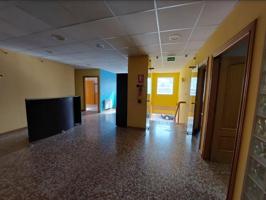 SE VENDE GRANDIOSO LOCAL COMERCIAL MUY CENTRICO DE 300 METROS EN LA VALL D'UIXO MUY ECONOMICO photo 0