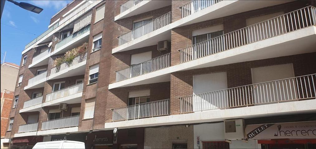 SE VENDE GRANDIOSO PISO EN EL CENTRO DE LA VALL D'UIXO photo 0