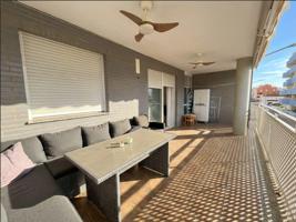 Apartamento de 3 habitaciones en venta en playa de Moncofa con piscina, garaje y amplia terraza photo 0