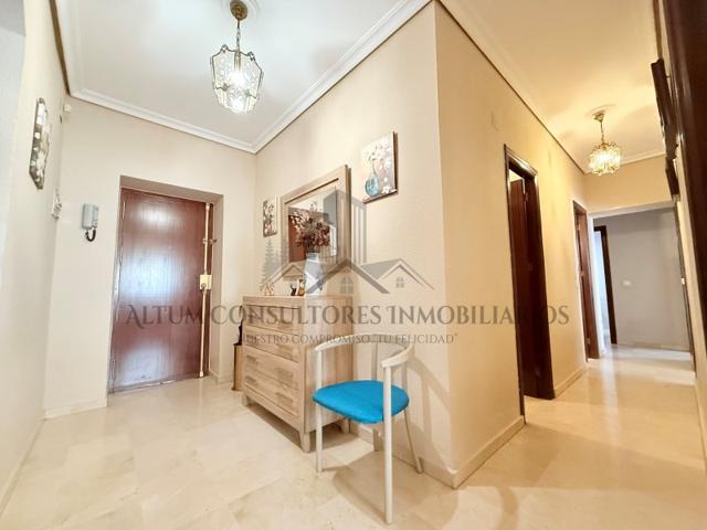 Piso En venta en Sevilla photo 0