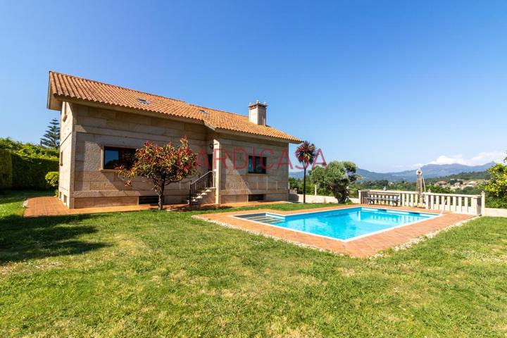 Precioso chalet con piscina en Baiona photo 0