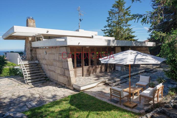 Chalet Unifamiliar de Gran Valor Arquitectónico y preciosas vistas en Coruxo. photo 0