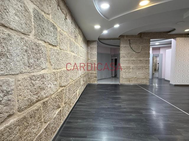 Excelente local comercial de 120 m² en una de las zonas más comerciales y transitadas de Vigo. photo 0