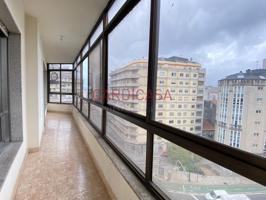 Amplio Piso Exterior en el Corazón de Vigo con 2 plazas de Garaje y galería exterior photo 0