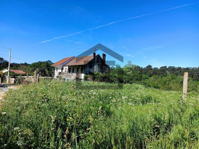 SE VENDE FINCA EDIFICABLE CON CASA ANTIGUA EN MOS photo 0