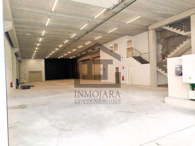 NAVE CON LICENCIA EN ALQUILER EN POLÍGONO EMPRESARIAL VEIGADAÑA photo 0