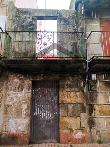 SOLAR EN VENTA EN EL CENTRO DE CANGAS CON LICENCIA Y PROYECTO photo 0