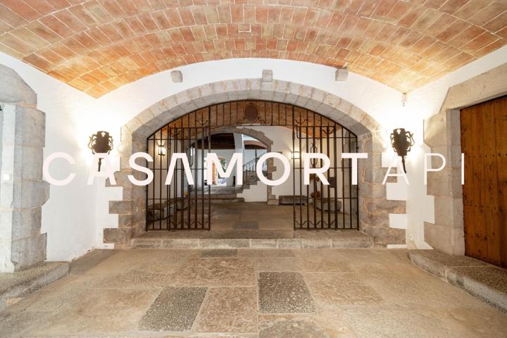 Casa señorial en venta en Torroella de Montgrí photo 0