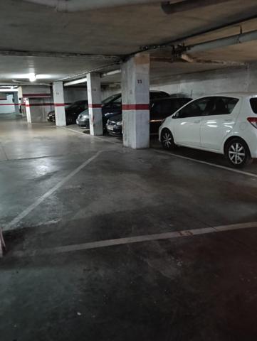 Plaza de Parking en la calle Empúries de Girona photo 0