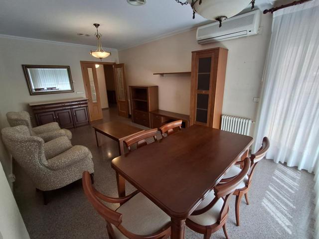 PISO EN VENTA EN VILLENA CON ASCENSOR photo 0