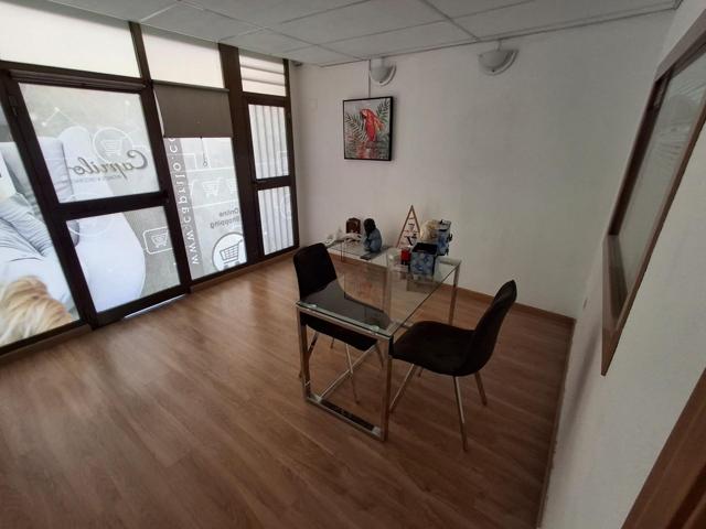 VENDE O ALQUILA LOCAL COMERCIAL photo 0