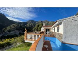 bajada de precio Venta de Casa con terreno en paraje natural Nerja. photo 0