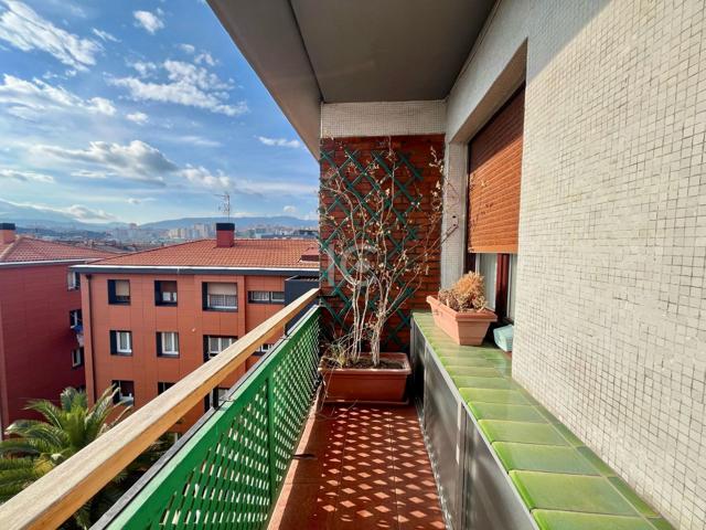 Piso En venta en Santa Ana, Getxo photo 0