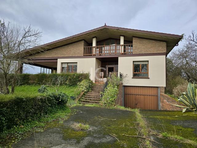Casa En venta en Andra Mari, Getxo photo 0