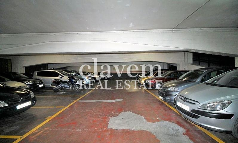 Plaza De Parking en venta en Barcelona de 17 m2 photo 0