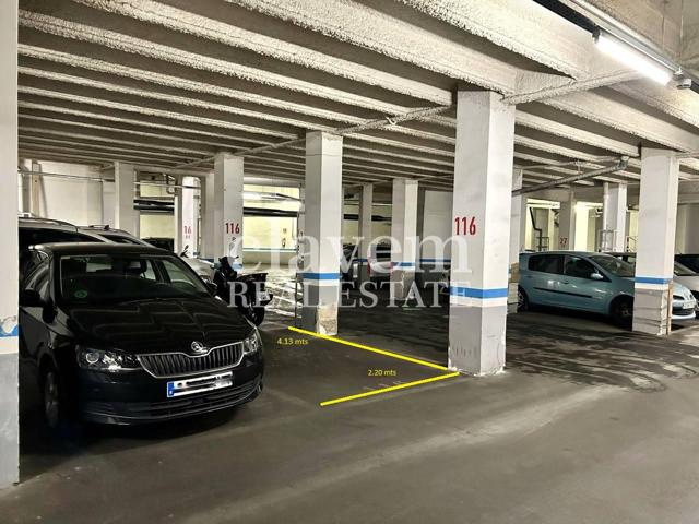 PLAZA DE PARKING CERCA PASEO VALLDAURA photo 0