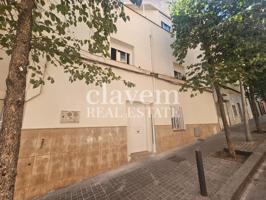 SE VENDE CASA PAREADA DE TRES PLANTAS EN BADALONA photo 0