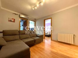 Encantador piso luminoso con balcón cerrado. photo 0