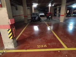 Parking En venta en Rosa Sensat, Barcelona photo 0
