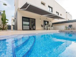 Villa En venta en Benijófar photo 0