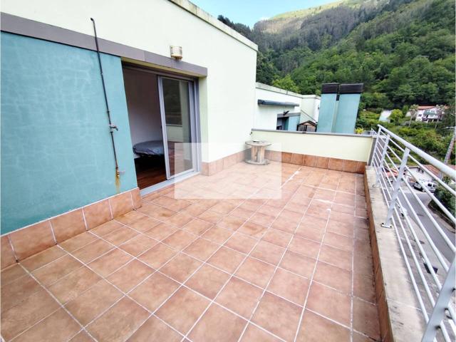 Gestión Inmobiliaria BARAKALDO VENDE EN EXCLUSIVA CHALET ADOSADO en El Regato con 2 TERRAZAS photo 0