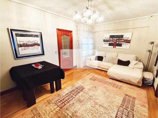 Gestión Inmobiliaria BARAKALDO VENDE EN EXCLUSIVA VIVIENDA amplia con ASCENSOR A COTA 0 y BALCÓN photo 0