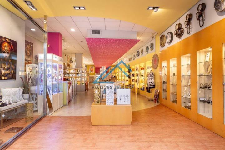 FANTÁSTICO LOCAL A PIE DE CALLE EN PLENO CORAZÓN COMERCIAL Y PEATONAL DE CAMBRILS - ZONA PUERTO photo 0