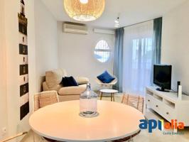 Fantástico apartamento en venta en Cambrils con licencia turística HUTT y parking photo 0